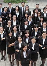 ���۴���